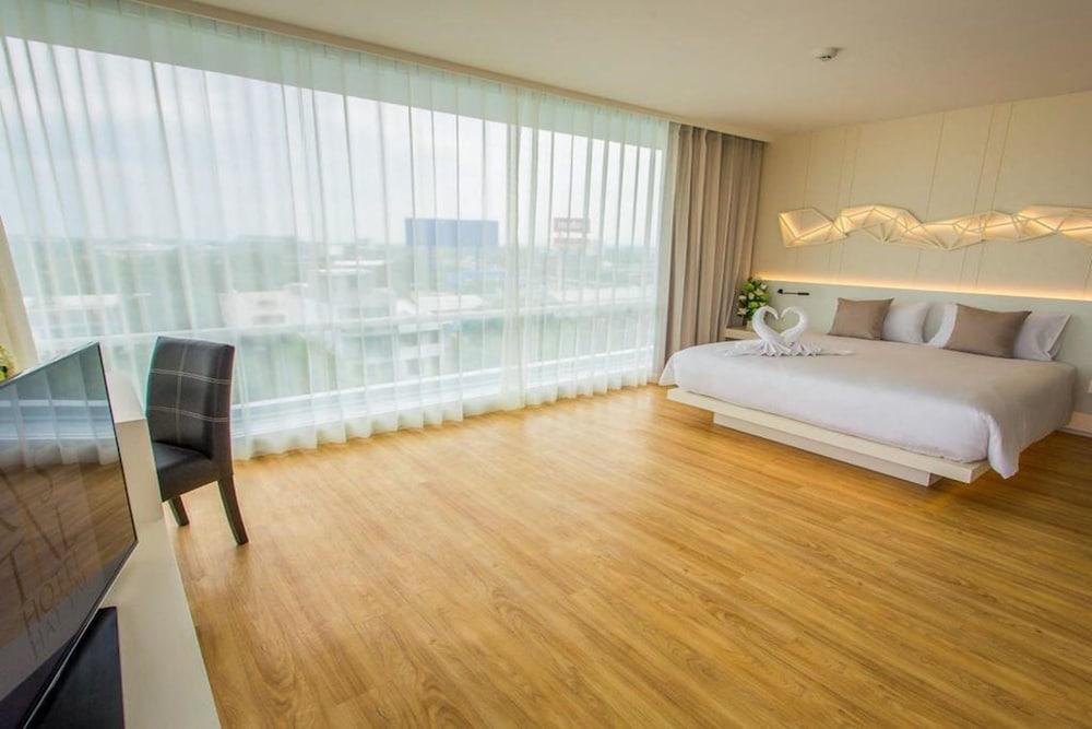 Crystal Hotel Hat Yai Exterior photo