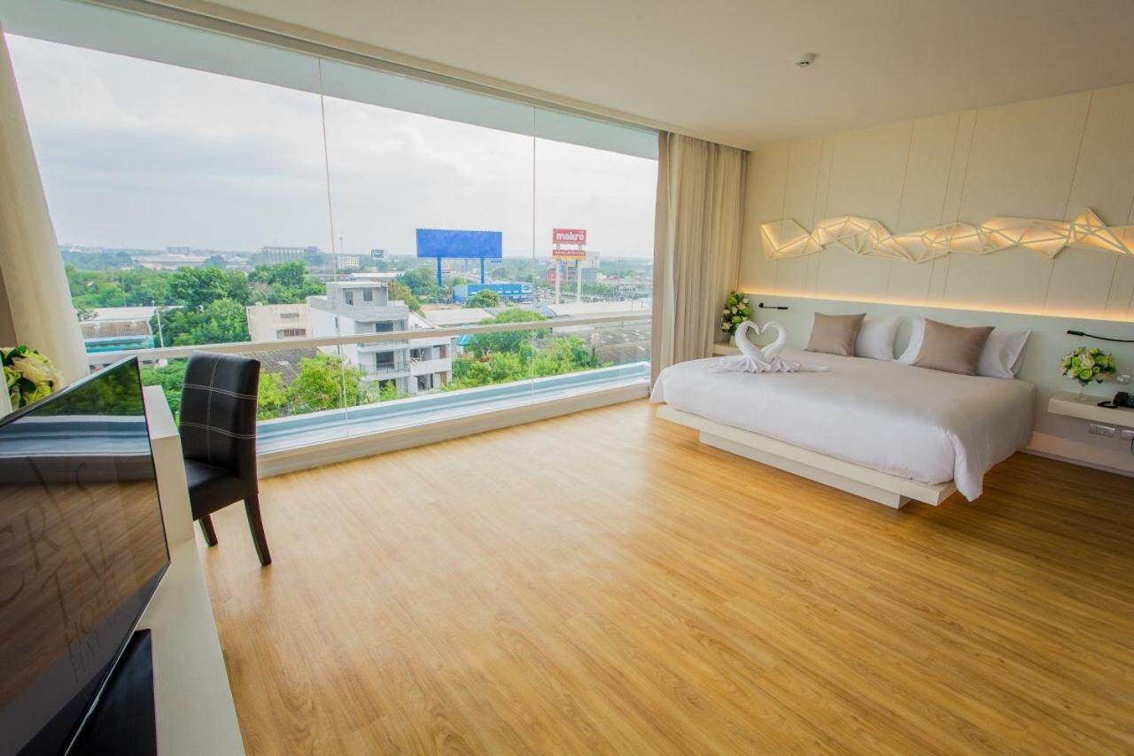 Crystal Hotel Hat Yai Room photo