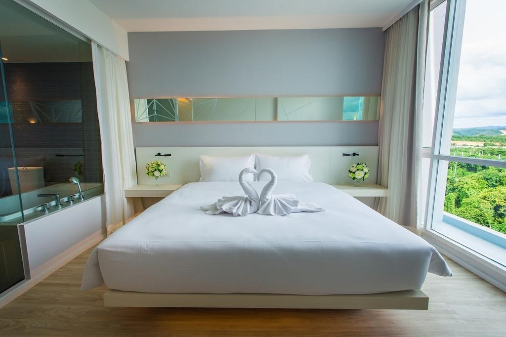 Crystal Hotel Hat Yai Room photo