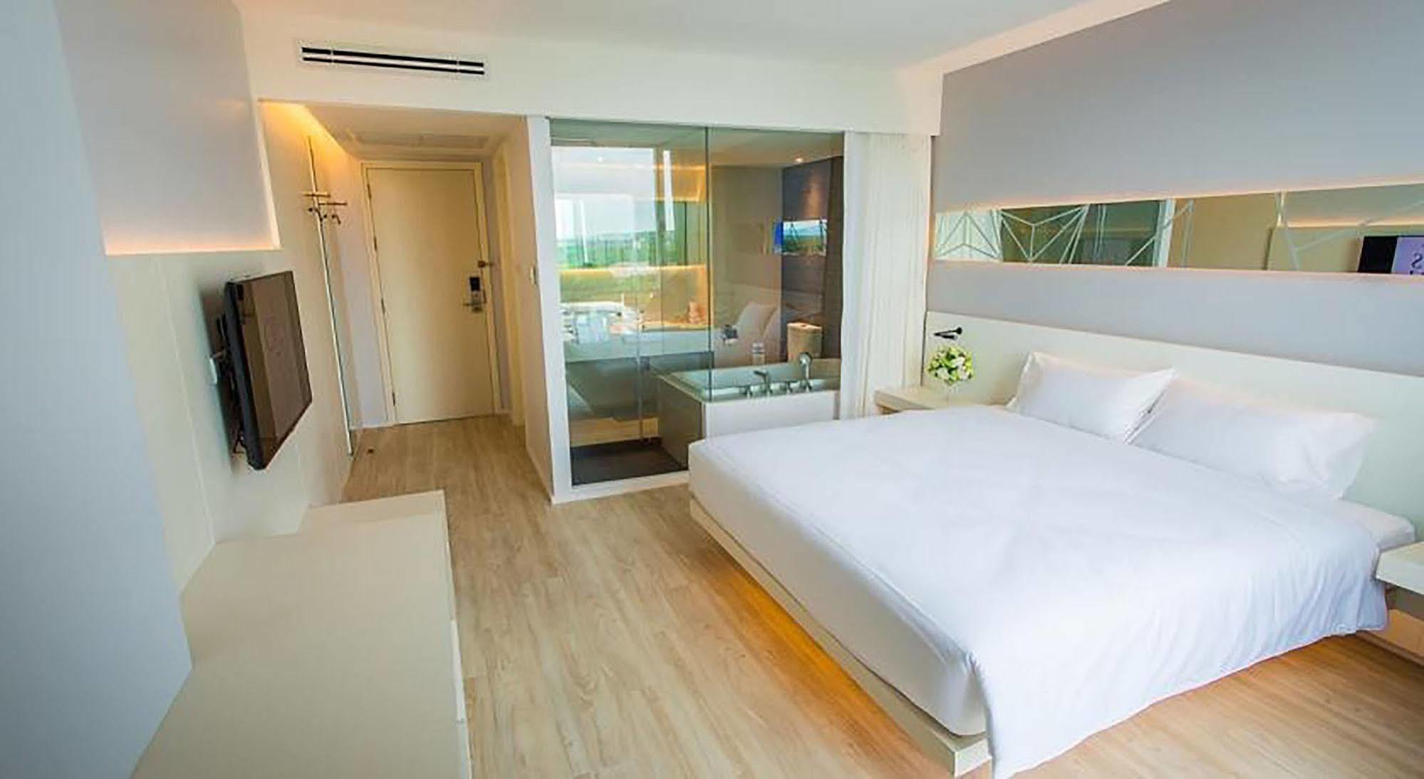 Crystal Hotel Hat Yai Exterior photo
