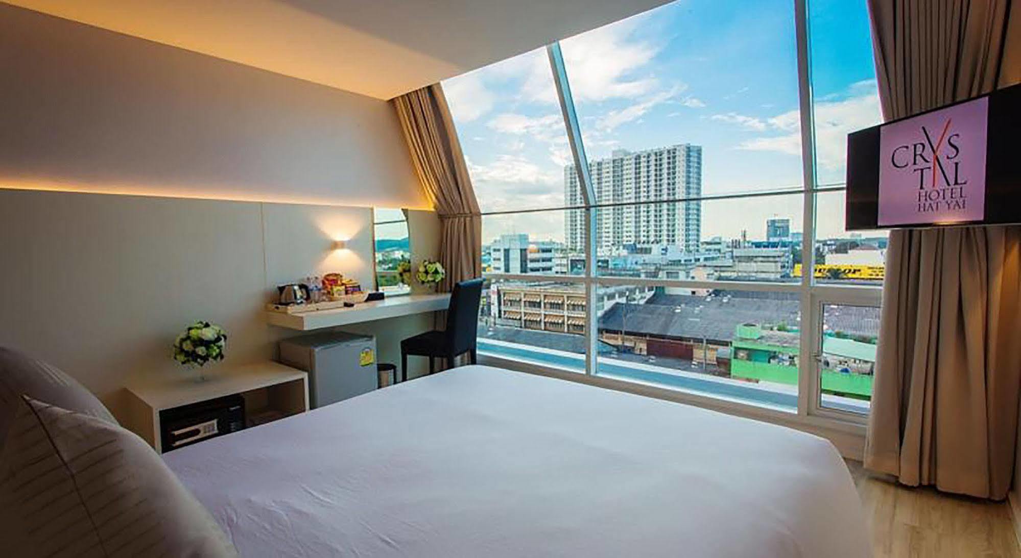 Crystal Hotel Hat Yai Exterior photo