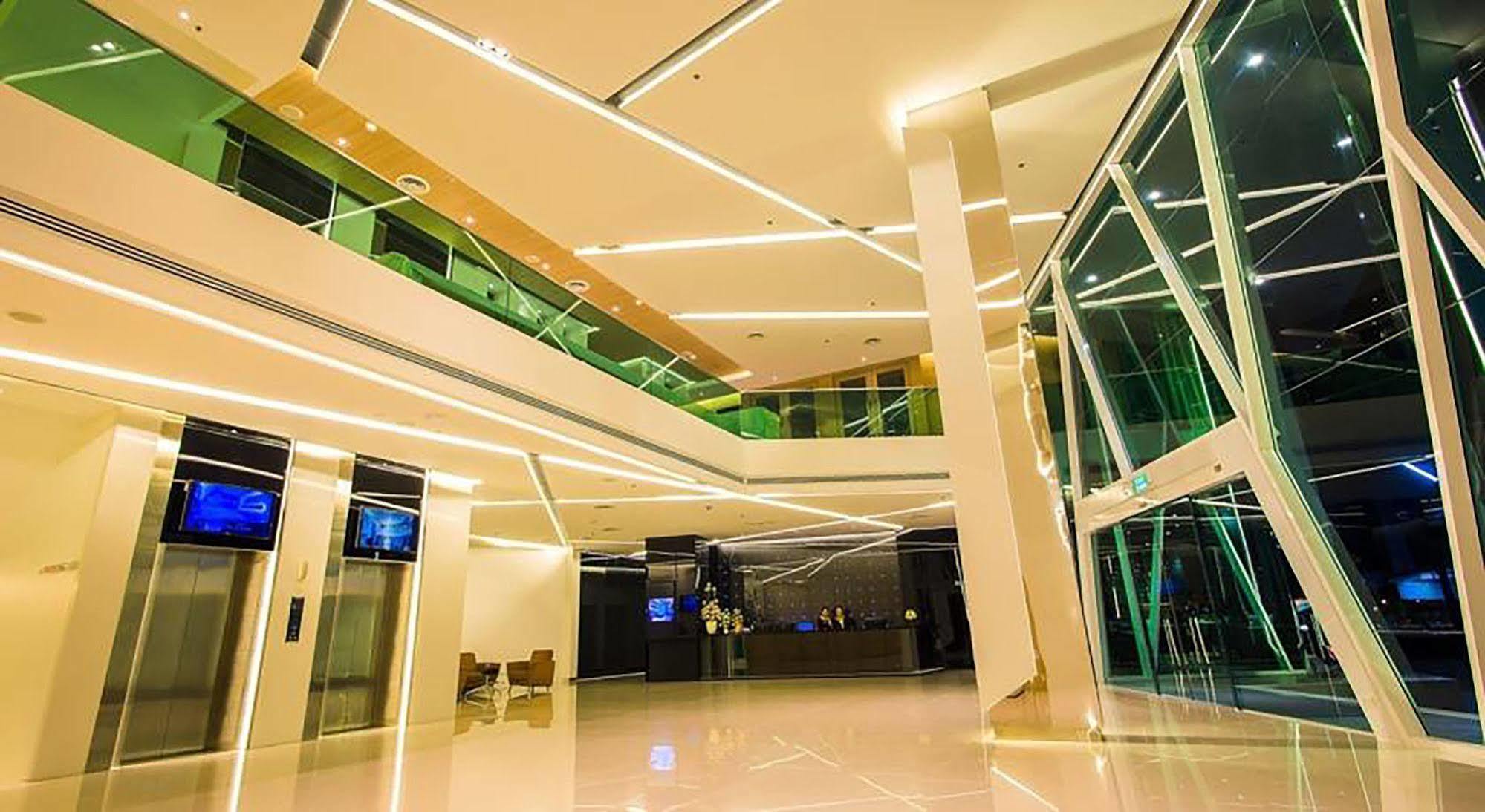 Crystal Hotel Hat Yai Exterior photo