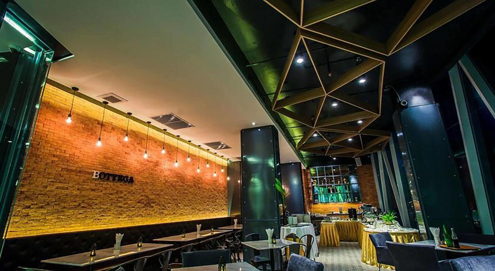 Crystal Hotel Hat Yai Exterior photo