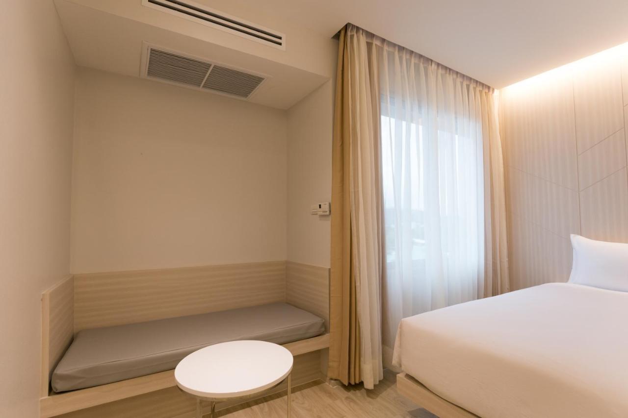 Crystal Hotel Hat Yai Exterior photo