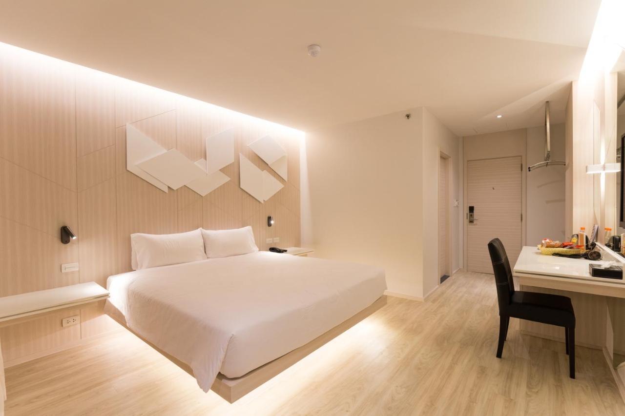 Crystal Hotel Hat Yai Exterior photo